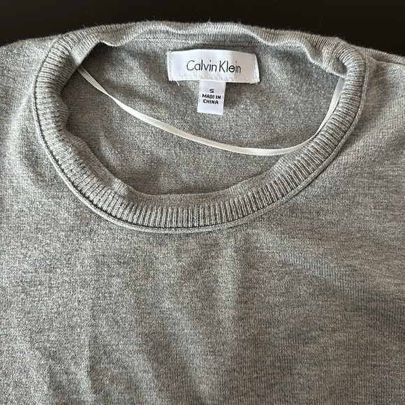 The perfect Calvin Klein sweater vest! - Picture 4 of 4